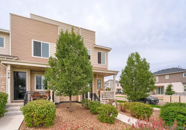 Photo 2 of Townhouse for sale at 617 S Richfield St, Aurora, CO 80017 | MLS# 4969712 | Listing updated on 2026-09-03