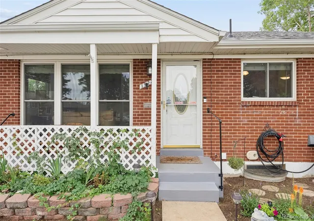 Photo 3 of Single family home for sale at 1922 Graves Ct, Northglenn, CO 80233 | MLS# 8940996 | Listing updated on 2026-09-04