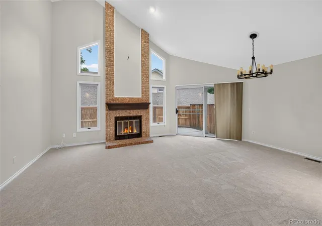 Photo 4 of Single family home for sale at 2577 S Independence Ct, Lakewood, CO 80227 | MLS# 4171823 | Listing updated on 2026-10-02