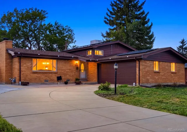 Single family home for sale at 205 Tucson St, Aurora, CO 80011 | MLS# 8025150