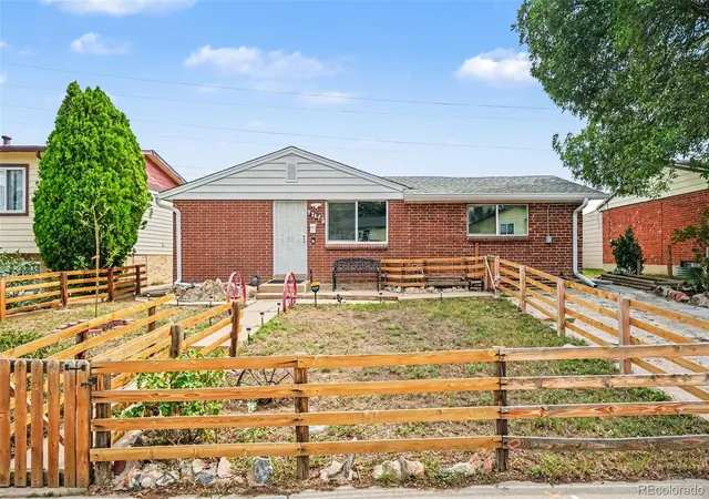 Photo 2 of Single family home for sale at 4126 S Dale Ct, Englewood, CO 80110 | MLS# 4898158 | Listing updated on 2026-09-04