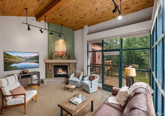 Photo 3 of Townhouse for sale at 226 Alpen Rose Pl #8725, Keystone, CO 80435 | MLS# 7909443 | Listing updated on 2026-09-06