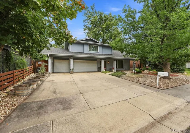 Photo 3 of Single family home for sale at 1570 S Macon St, Aurora, CO 80012 | MLS# 1628469 | Listing updated on 2026-09-03