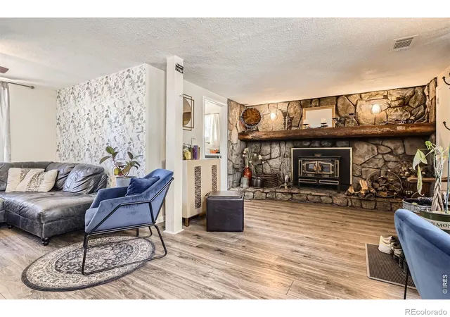Photo 1 of Single family home for sale at 33 L Rd, Golden, CO 80403 | MLS# IR1067700 | Listing updated on 2026-09-04
