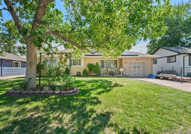 Photo 2 of Single family home for sale at 4942 S Galapago St, Englewood, CO 80110 | MLS# 8861867 | Listing updated on 2026-09-02