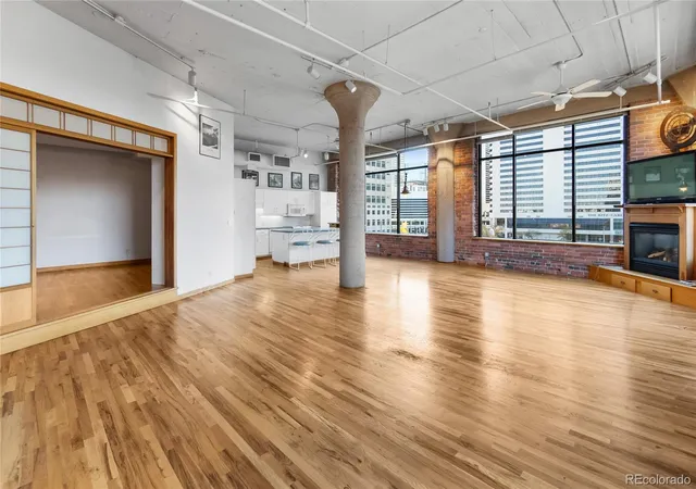 Photo 2 of Condo for sale at 2000 Arapahoe St #402, Denver, CO 80205 | MLS# 4427739 | Listing updated on 2026-09-02