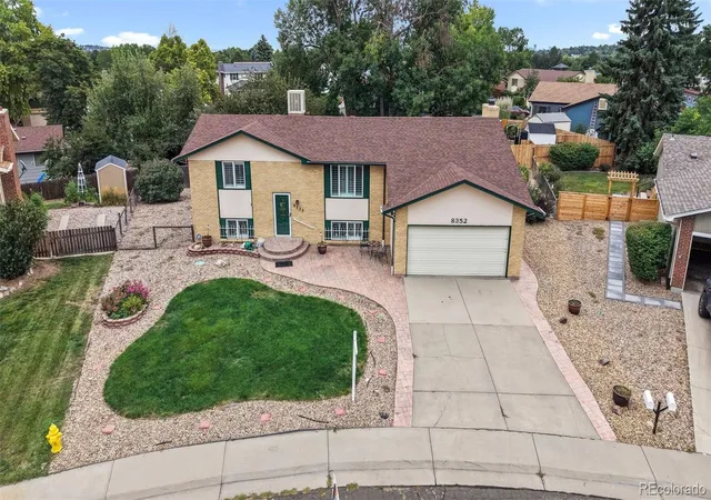 Photo 2 of Single family home for sale at 8352 Dover Ct, Arvada, CO 80005 | MLS# 8278035 | Listing updated on 2026-09-02
