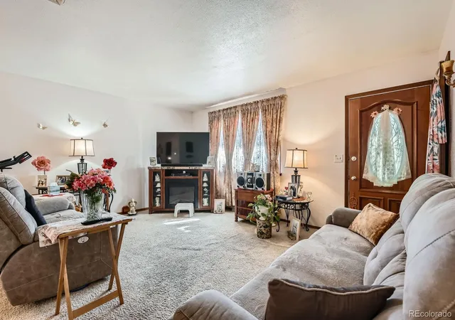 Photo 4 of Single family home for sale at 125 S Fulton Ave, Fort Lupton, CO 80621 | MLS# 9454001 | Listing updated on 2026-09-23