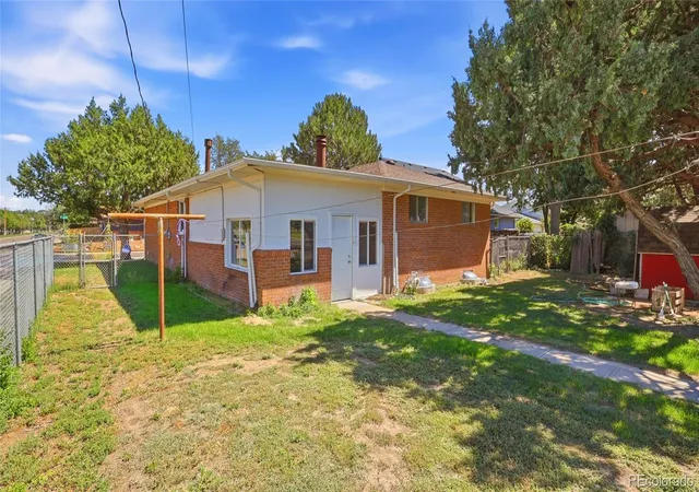 Photo 3 of Single family home for sale at 933 Lane St, Fort Morgan, CO 80701 | MLS# 9653906 | Listing updated on 2026-09-03