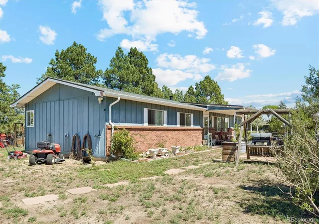 Photo 2 of Single family home for sale at 1015 Odessa St, Aurora, CO 80018 | MLS# 9246069 | Listing updated on 2026-09-03