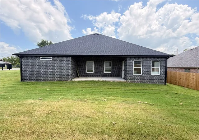 Photo 2 of Sale Pending at 327 Smith St, West Fork, AR 72774 | MLS# 1284626 | Listing updated on 2026-08-31
