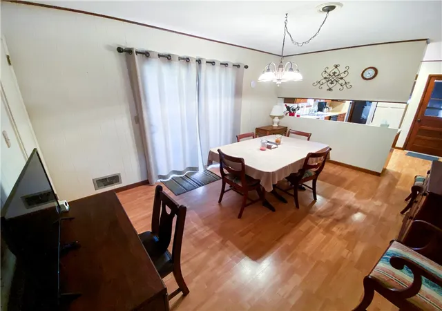 Photo 4 of Single family home for sale at 406 W Court St, Jasper, AR 72641 | MLS# 1301540 | Listing updated on 2026-09-04