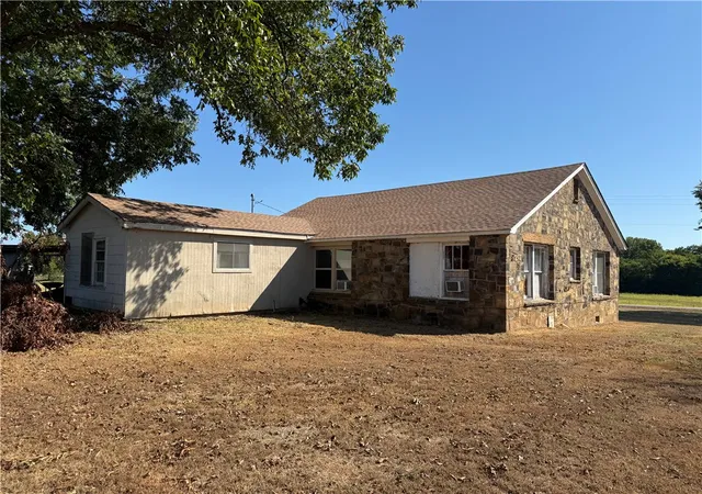 Photo 2 of Single family home for sale at 11249 Spring Crk Rd, Belleville, AR 72824 | MLS# AV25-245 | Listing updated on 2026-09-01