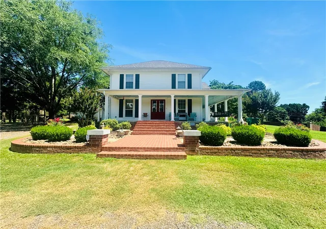 Photo 1 of Single family home for sale at 2816 Honeysuckle Ln, Russellville, AR 72801 | MLS# AV24-1086 | Listing updated on 2026-09-02