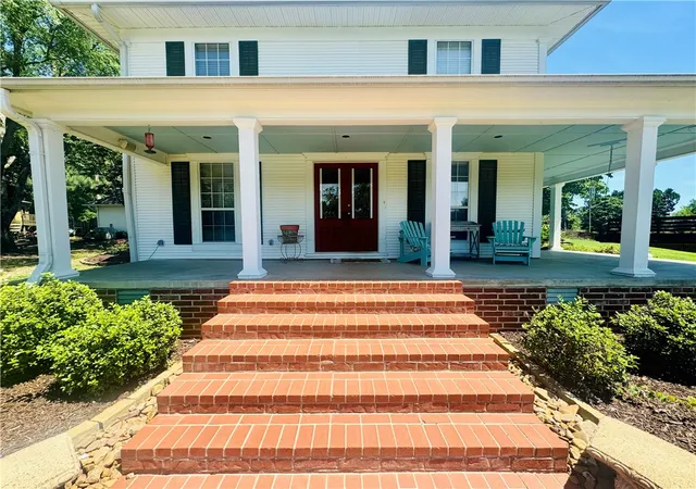 Photo 3 of Single family home for sale at 2816 Honeysuckle Ln, Russellville, AR 72801 | MLS# AV24-1086 | Listing updated on 2026-10-20