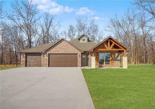 Photo 1 of Sale Pending at 15200 S Bethel Hts Rd, Gentry, AR 72734 | MLS# 1307052 | Listing updated on 2026-09-11