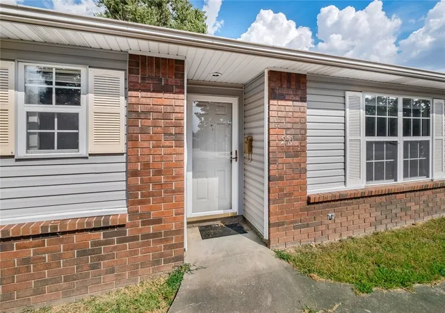Photo 4 of Single family home for sale at 210 Nw G St, Bentonville, AR 72712 | MLS# 1318715 | Listing updated on 2026-09-13
