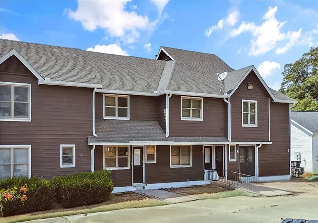 Photo 3 of Condo for sale at 11 Green Meadow Unit 2 Ln, Holiday Island, AR 72631 | MLS# 1319337 | Listing updated on 2026-08-29