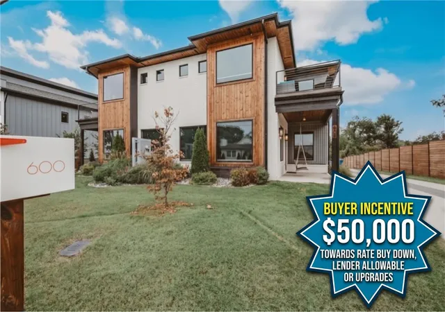 Townhouse for sale at 600 Bella Vista Rd, Bentonville, AR 72712 | MLS# 1319964