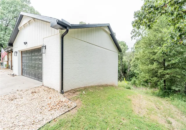 Photo 3 of Single family home for sale at 735 Brush Crk Rd, Springdale, AR 72762 | MLS# 1320193 | Listing updated on 2026-09-06