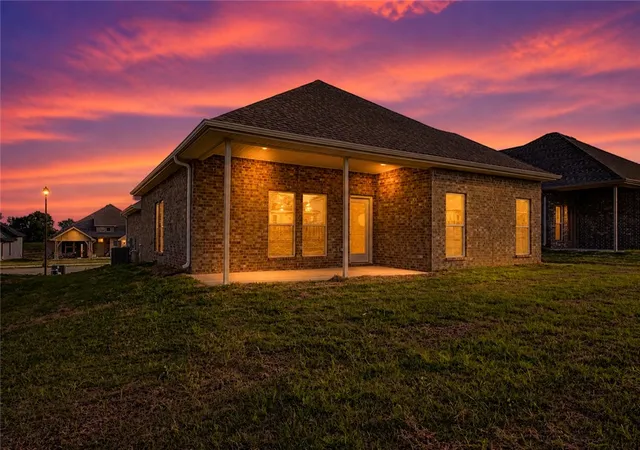 Photo 2 of Sale Pending at 1100 Garrett Ln, Centerton, AR 72719 | MLS# 1323134 | Listing updated on 2026-09-21
