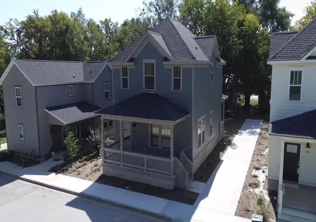 Photo 1 of Single family home for sale at 363 E 11th St, Fayetteville, AR 72701 | MLS# 1324018 | Listing updated on 2026-09-02
