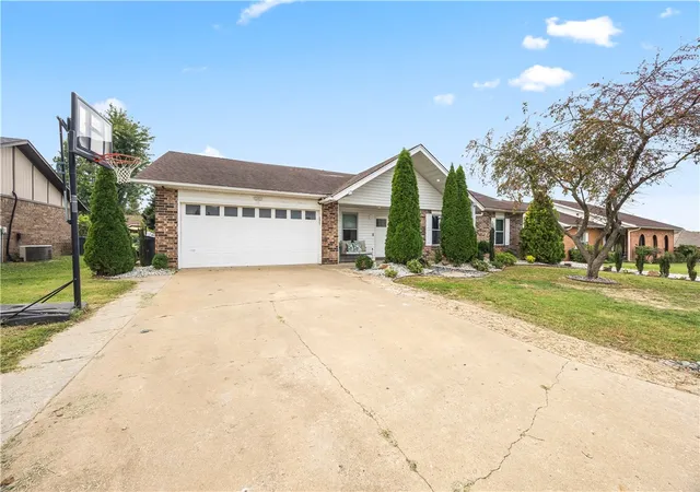 Photo 1 of Single family home for sale at 2714 W Ash St, Rogers, AR 72758 | MLS# 1326007 | Listing updated on 2026-10-02