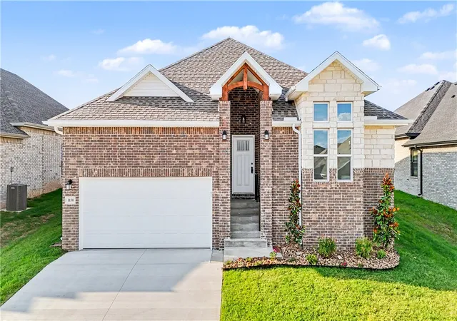 Photo 1 of Single family home for sale at 1130 Garrett Ln, Centerton, AR 72719 | MLS# 1326931 | Listing updated on 2026-09-01