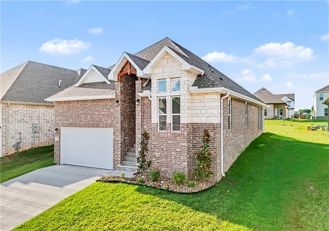 Photo 2 of Single family home for sale at 1130 Garrett Ln, Centerton, AR 72719 | MLS# 1326931 | Listing updated on 2026-09-01