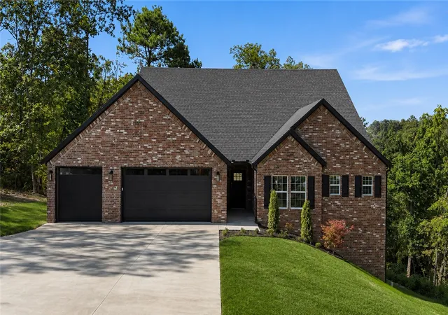 Photo 3 of Single family home for sale at 14 Kames Ln, Bella Vista, AR 72715 | MLS# 1327290 | Listing updated on 2026-09-11