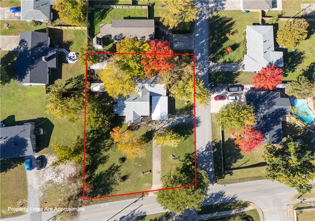 Photo 1 of Single family home for sale at 1307 N Bella Vista Rd, Bentonville, AR 72712 | MLS# 1327780 | Listing updated on 2026-08-28