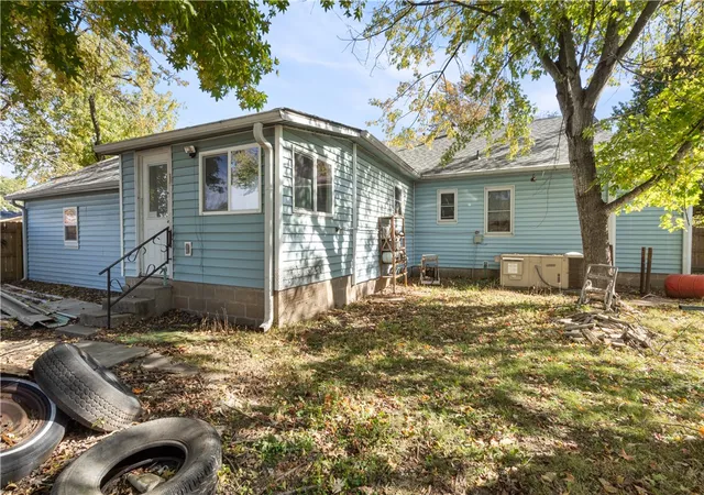 Photo 3 of Single family home for sale at 1307 N Bella Vista Rd, Bentonville, AR 72712 | MLS# 1327780 | Listing updated on 2026-08-28