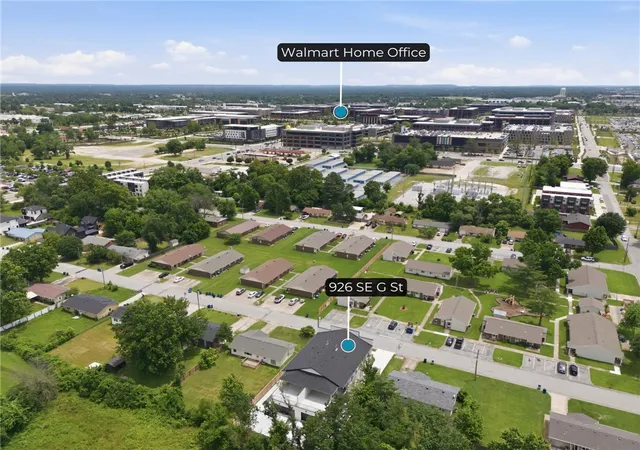 Photo 3 of Townhouse for sale at 926 Se G St, Bentonville, AR 72712 | MLS# 1327714 | Listing updated on 2026-09-07