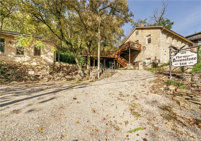 Photo 4 of Single family home for sale at 75 Hillside Ave, Eureka Springs, AR 72632 | MLS# 1328838 | Listing updated on 2026-09-09