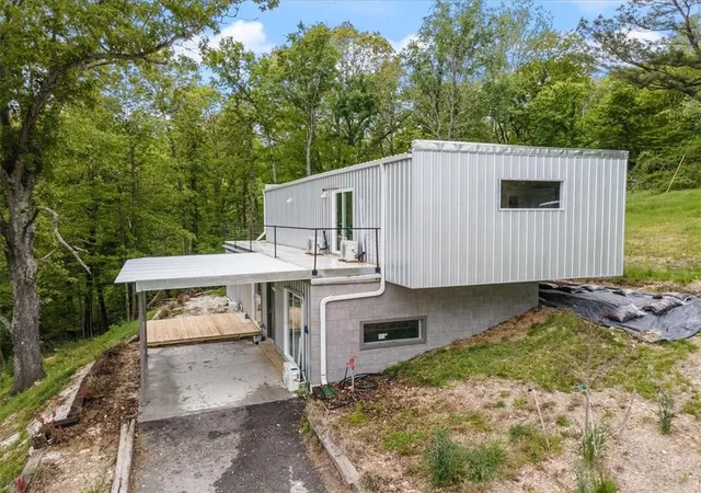 Photo 3 of Single family home for sale at 16139 Harmon Rd, Fayetteville, AR 72704 | MLS# 1327976 | Listing updated on 2026-09-10