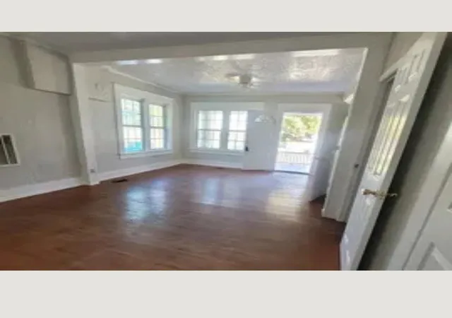 Photo 3 of Single family home for sale at 1712 S G St, Fort Smith, AR 72901 | MLS# 1329518 | Listing updated on 2026-08-28