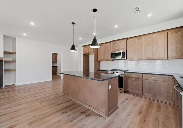 Photo 4 of Single family home for sale at 2301 N Lexington St, Siloam Springs, AR 72761 | MLS# 1330030 | Listing updated on 2026-08-28