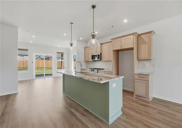Photo 4 of Single family home for sale at 2305 N Lexington St, Siloam Springs, AR 72761 | MLS# 1330043 | Listing updated on 2026-08-28