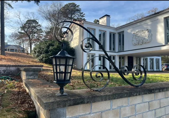 Photo 1 of Sale Pending at 910 Hilltop Dr, Russellville, AR 72802 | MLS# 1330402 | Listing updated on 2026-09-09
