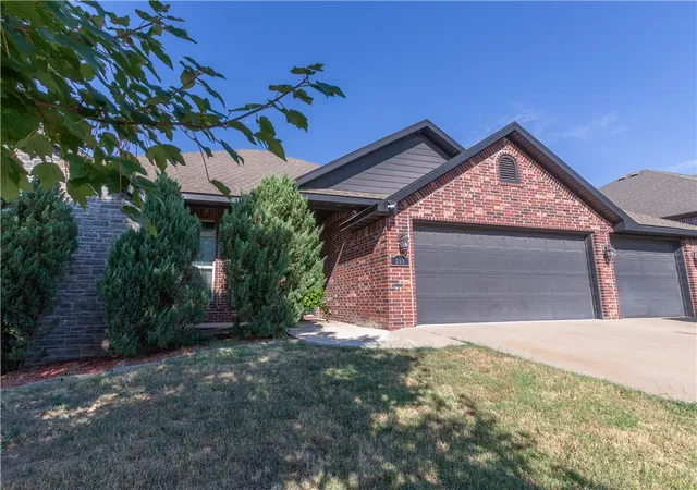 Photo 24 of Single family home for sale at 208 Cowans, Lowell, AR 72745 | MLS# 1330653 | Listing updated on 2026-10-07