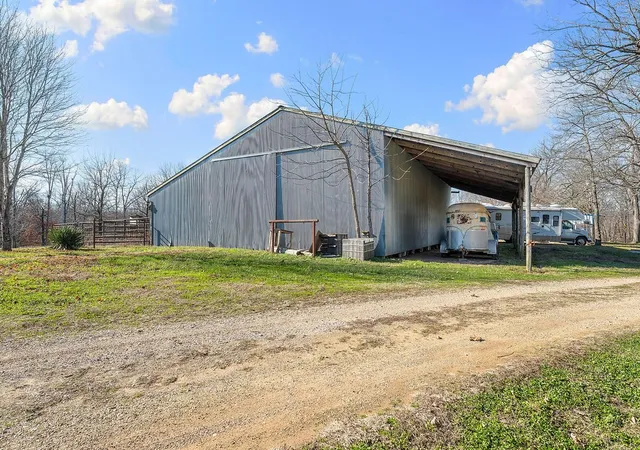 Photo 4 of Single family home for sale at 1471 Walnut Rd, Anderson, MO 64831 | MLS# 1330868 | Listing updated on 2026-08-31