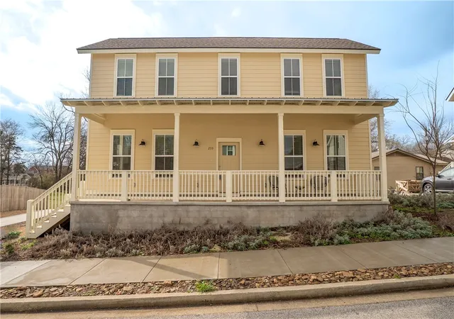 Photo 1 of Single family home for sale at 233 E 10th Street, Fayetteville, AR 72701 | MLS# 1331046 | Listing updated on 2026-09-02