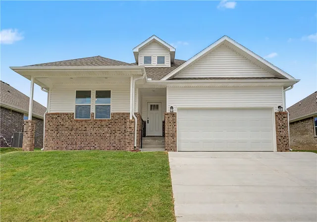Photo 1 of Single family home for sale at 1160 Garrett Ln, Centerton, AR 72719 | MLS# 1331064 | Listing updated on 2026-09-01