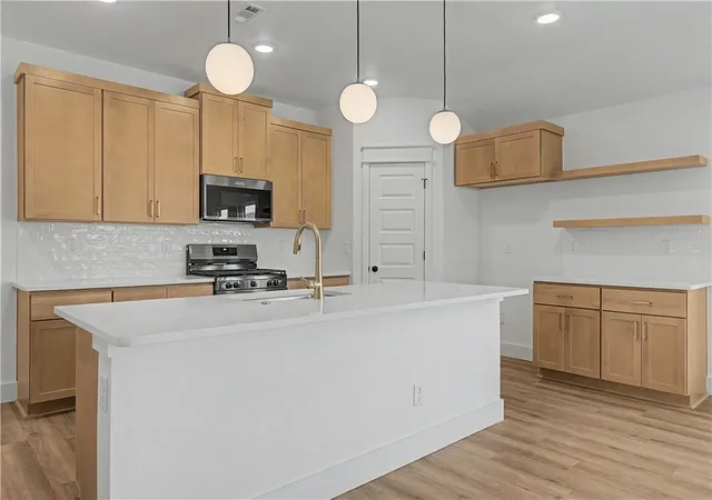 Photo 4 of Single family home for sale at 1160 Garrett Ln, Centerton, AR 72719 | MLS# 1331064 | Listing updated on 2026-09-01