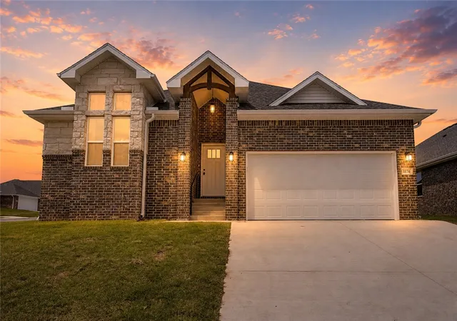 Photo 1 of Sale Pending at 1170 Garrett Ln, Centerton, AR 72719 | MLS# 1331067 | Listing updated on 2026-09-14