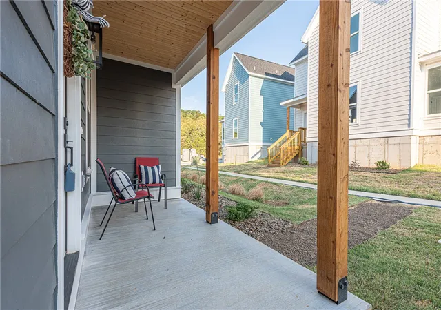 Photo 2 of Single family home for sale at 958 S Laramie Hts, Fayetteville, AR 72704 | MLS# 1331129 | Listing updated on 2026-10-03
