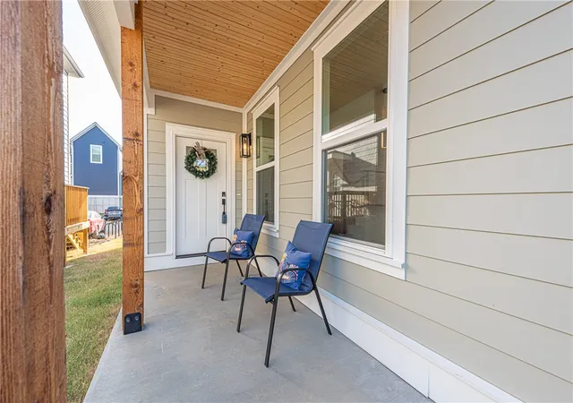 Photo 2 of Single family home for sale at 976 S Laramie Hts, Fayetteville, AR 72704 | MLS# 1331125 | Listing updated on 2026-10-03