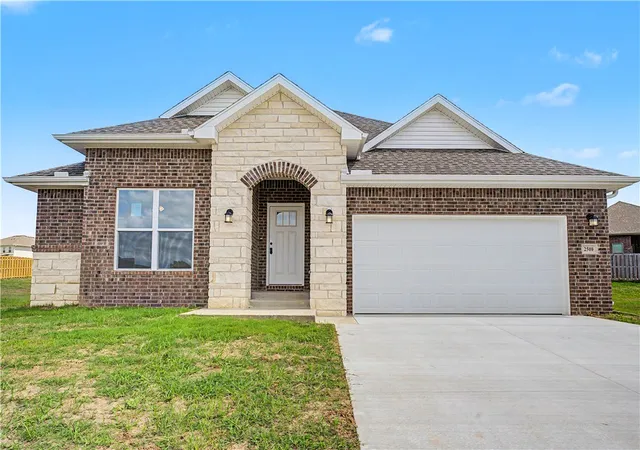 Photo 1 of Single family home for sale at 2500 Goldspur Ct, Bentonville, AR 72712 | MLS# 1331276 | Listing updated on 2026-09-02