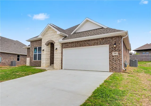 Photo 3 of Single family home for sale at 2500 Goldspur Ct, Bentonville, AR 72712 | MLS# 1331276 | Listing updated on 2026-09-02