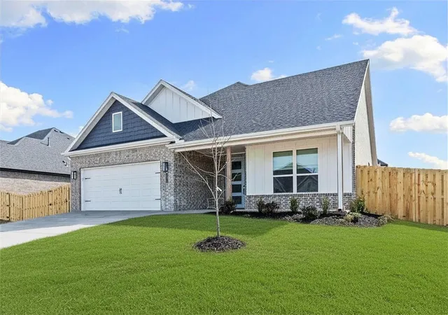 Photo 2 of Single family home for sale at 1507 Lookout Ln, Cave Springs, AR 72718 | MLS# 1332265 | Listing updated on 2026-10-07